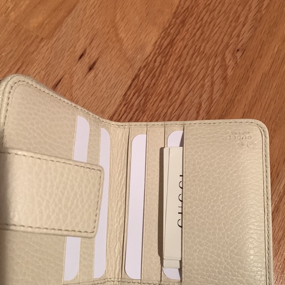 Gucci Wallet - Picture 4 of 5
